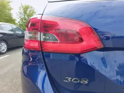 Photo 16 Peugeot 308  SW PureTech 110ch S&S BVM6