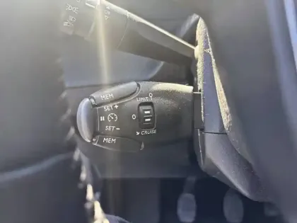 Photo 17 Peugeot 208  PureTech 75 S&S BVM5