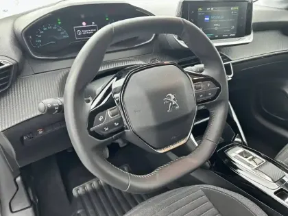 Photo 8 Peugeot 208  Electrique 50 kWh 136ch