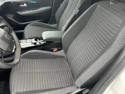 Photo 10 Peugeot 208  Electrique 50 kWh 136ch