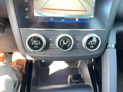 Photo 32 Renault Kadjar  Blue dCi 115