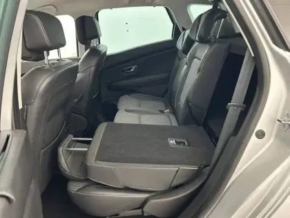 Photo 38 Renault Scenic  TCe 140 FAP - 21