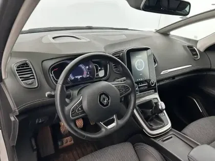 Photo 18 Renault Scenic  TCe 140 FAP - 21