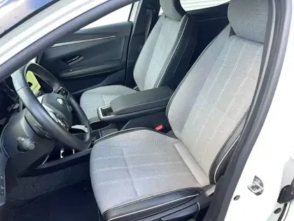 Photo 13 Renault Megane  E-Tech EV60 220 ch optimum charge