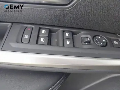 Photo 17 Peugeot 5008  Plug-in Hybrid 225 ch e-DCS7