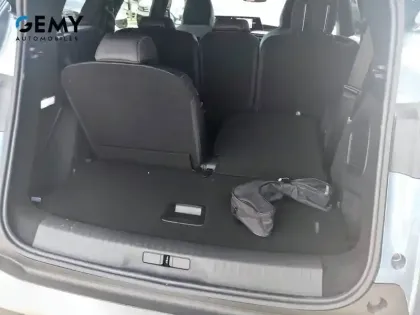 Photo 5 Peugeot 5008  Plug-in Hybrid 225 ch e-DCS7