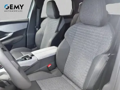 Photo 8 Peugeot 5008  Plug-in Hybrid 225 ch e-DCS7