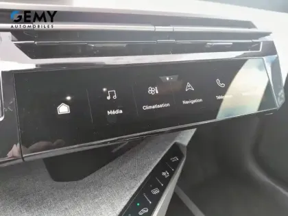 Photo 18 Peugeot 5008  Plug-in Hybrid 225 ch e-DCS7