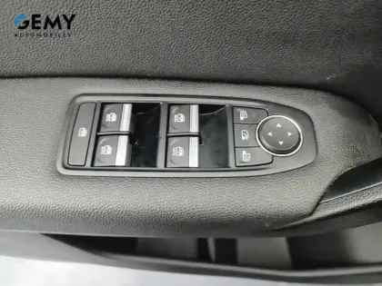 Photo 32 Renault Captur  TCe 100 GPL - 21