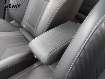 Photo 39 Renault Clio  E-Tech full hybrid 145