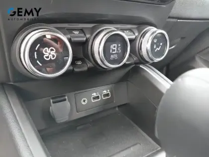 Photo 32 Renault Clio  E-Tech full hybrid 145