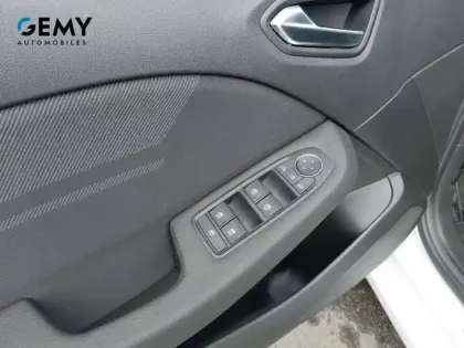 Photo 18 Renault Clio  E-Tech full hybrid 145