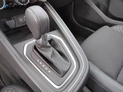 Photo 33 Renault Clio  E-Tech full hybrid 145