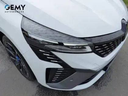 Photo 14 Renault Clio  E-Tech full hybrid 145