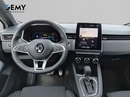 Photo 7 Renault Clio  E-Tech full hybrid 145