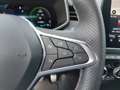 Photo 23 Renault Clio  E-Tech full hybrid 145