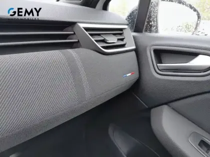 Photo 34 Renault Clio  E-Tech full hybrid 145