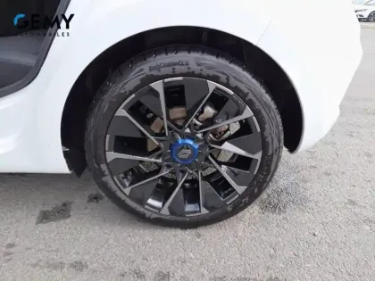 Photo 10 Renault Clio  E-Tech full hybrid 145