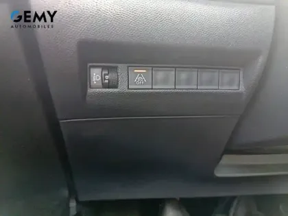 Photo 17 Peugeot 208  PureTech 75 S&S BVM5