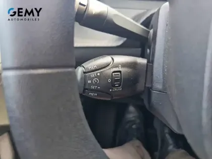 Photo 16 Peugeot 208  PureTech 75 S&S BVM5