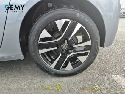 Photo 10 Peugeot 208  Hybrid 110 ch e-DCS6
