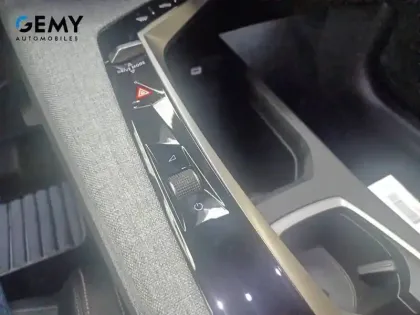 Photo 17 Peugeot 5008  Hybrid 145 ch e-DCS6