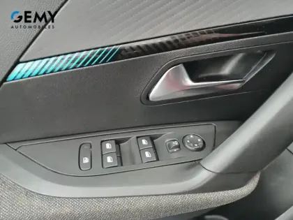 Photo 15 Peugeot 2008  Electrique 136 ch