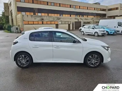 Photo 34 Peugeot 208  PureTech 100 S&S BVM6