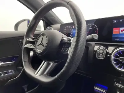 Photo 23 Mercedes Classe A  200 d 8G-DCT