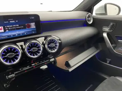 Photo 32 Mercedes Classe A  200 d 8G-DCT