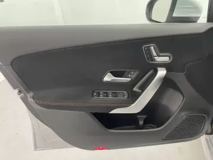 Photo 30 Mercedes Classe A  200 d 8G-DCT