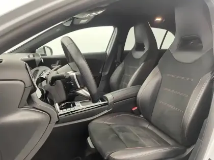 Photo 14 Mercedes Classe A  200 d 8G-DCT