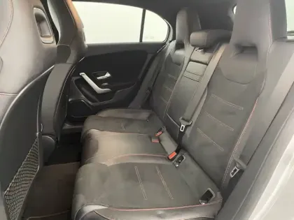 Photo 15 Mercedes Classe A  200 d 8G-DCT