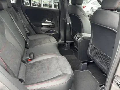 Photo 16 Mercedes GLA  200 d 8G-DCT