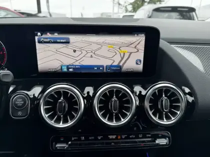 Photo 13 Mercedes GLA  200 d 8G-DCT