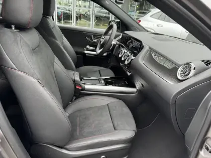 Photo 15 Mercedes GLA  200 d 8G-DCT