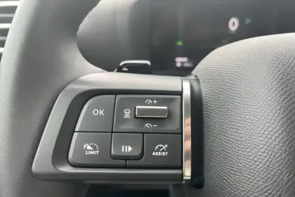 Photo 17 Citroën C4  Hybride 145 e-DCS6