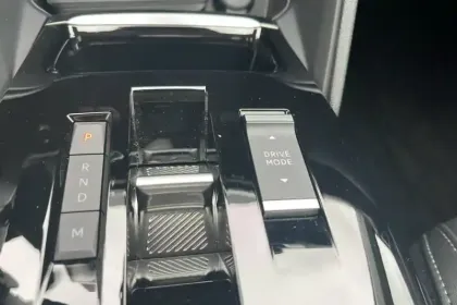 Photo 26 Citroën C4  Hybride 145 e-DCS6