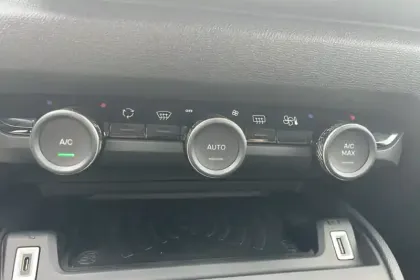 Photo 21 Citroën C4  Hybride 145 e-DCS6