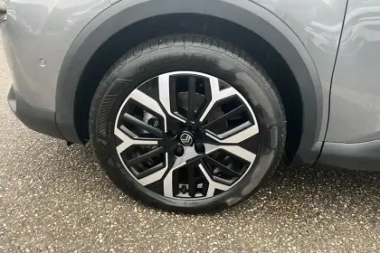 Photo 11 Citroën C4  Hybride 145 e-DCS6