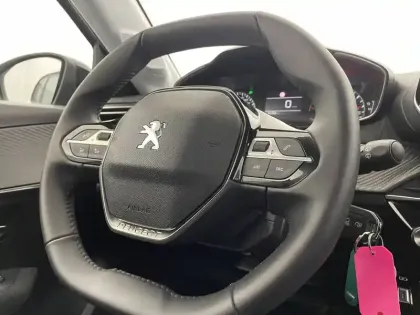 Photo 28 Peugeot 208  PureTech 100 S&S BVM6