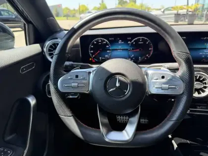 Photo 12 Mercedes Classe A  200 d 8G-DCT