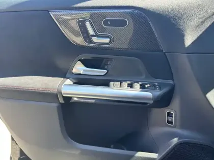 Photo 10 Mercedes GLA  200 7G-DCT