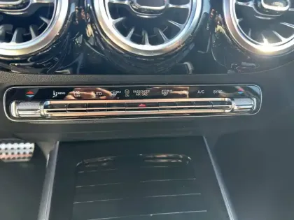 Photo 11 Mercedes GLA  200 7G-DCT