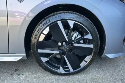 Photo 28 Peugeot 308  Hybrid 145 e-DCS6