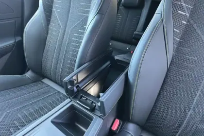 Photo 24 Peugeot 308  Hybrid 145 e-DCS6