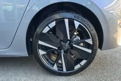 Photo 26 Peugeot 308  Hybrid 145 e-DCS6