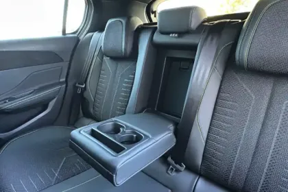 Photo 23 Peugeot 308  Hybrid 145 e-DCS6