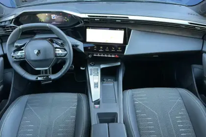 Photo 11 Peugeot 308  Hybrid 145 e-DCS6