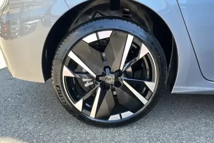 Photo 29 Peugeot 308  Hybrid 145 e-DCS6